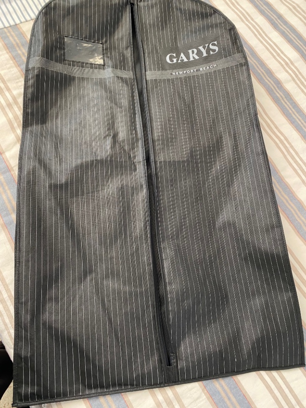 GARYS Newport Beach Branded Garment Bag